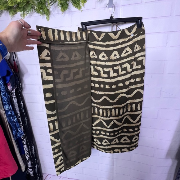 |•LIZ CLAIBORNE•| Safari Print Wrap Skirt Size 12 Petite - Picture 7 of 8